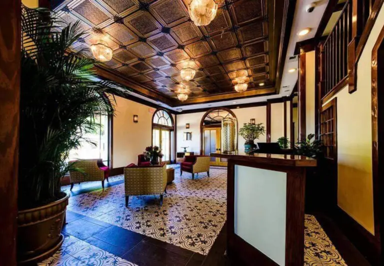 Hotel Defuniak, Defuniak Springs, Places to Stay, Bed and Breakfast,